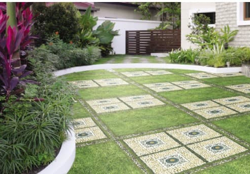 Gạch lát sân vườn đặc biệt được yêu thích vì sở hữu vô vàn những ưu điểm nổi bật